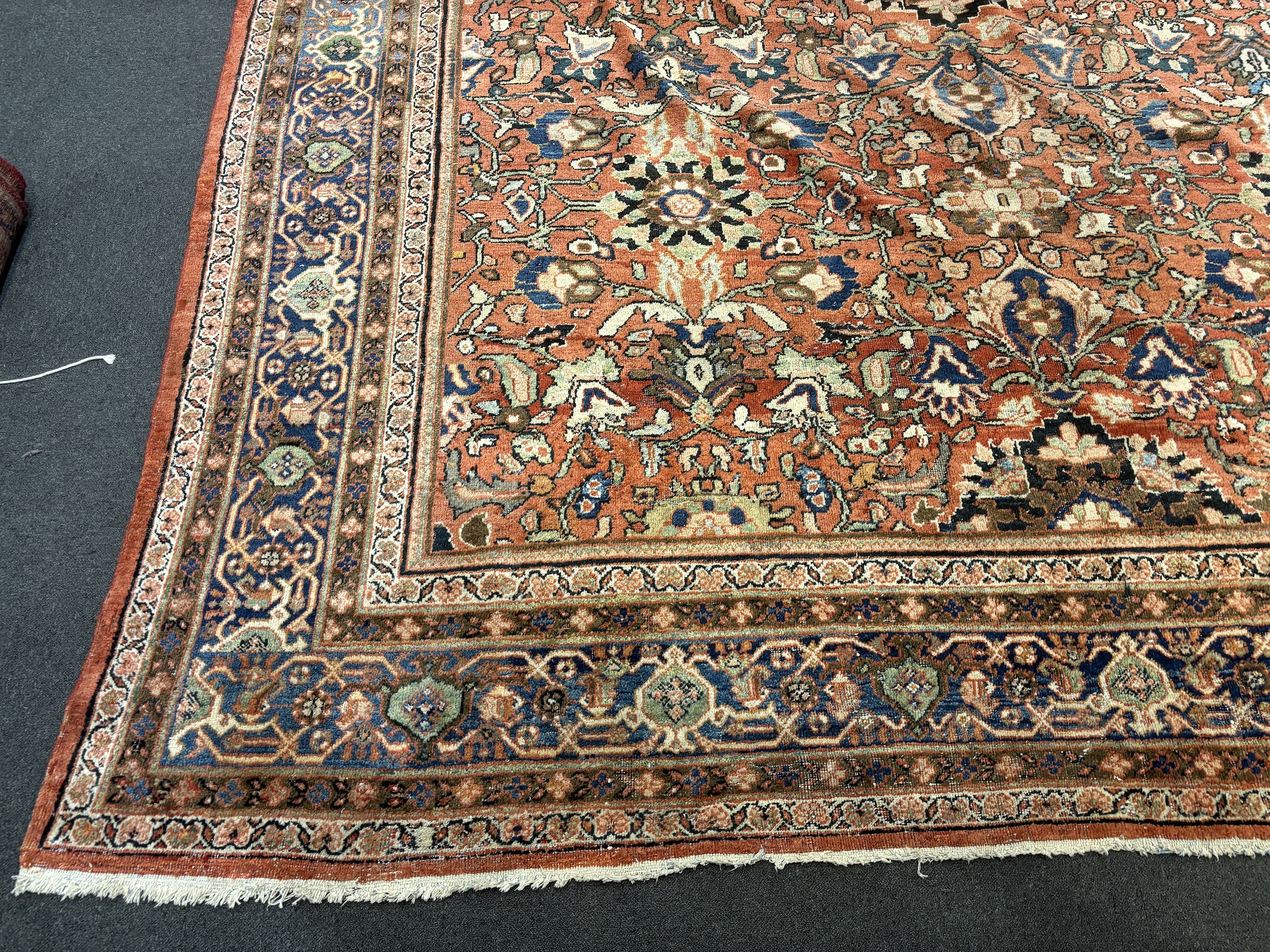 A Persian oversize Sultanabad Mahal carpet, 596 x 343cm